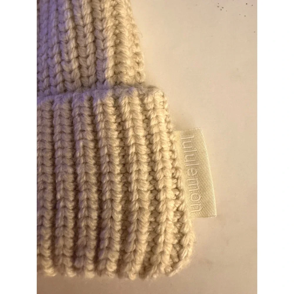 Lululemon Close Fit Wool Blend Ribbed Knit Beanie Hat Taupe S‎ M